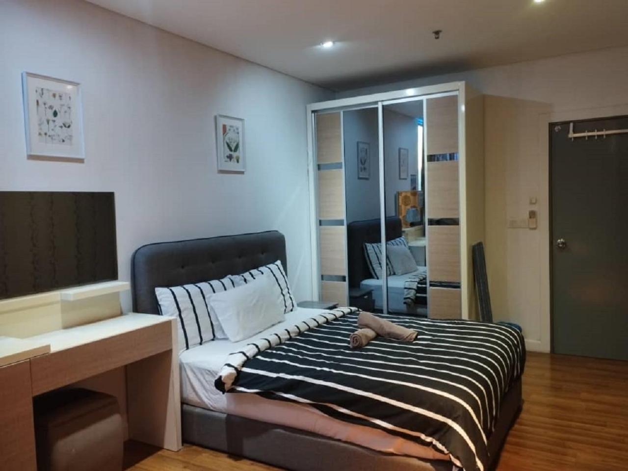 Cool At Mercu Summer Suites *